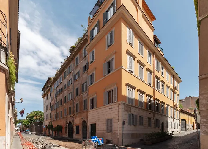 Guesthost - Historic Center Lungotevere Appartement Rome