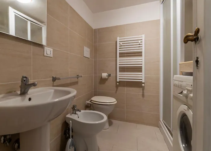 Guesthost - Historic Center Lungotevere Appartement Rome