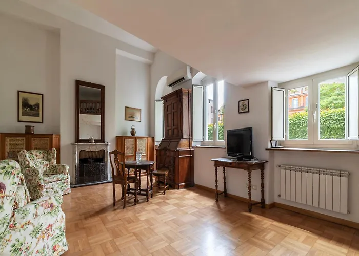 Guesthost - Historic Center Lungotevere Appartement