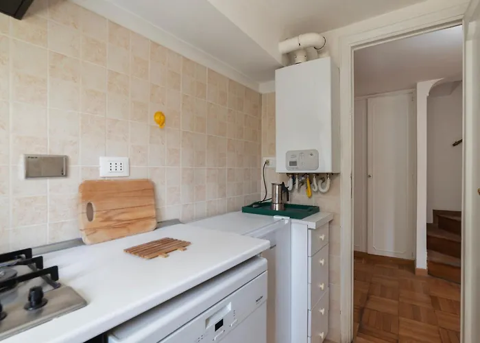 Guesthost - Historic Center Lungotevere Appartement